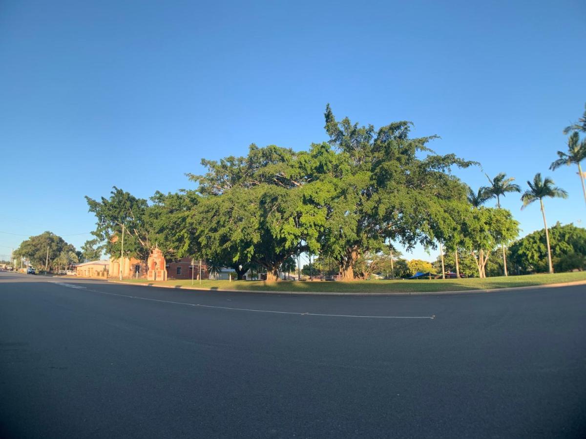 Tropical City Motor Inn Ayr Εξωτερικό φωτογραφία